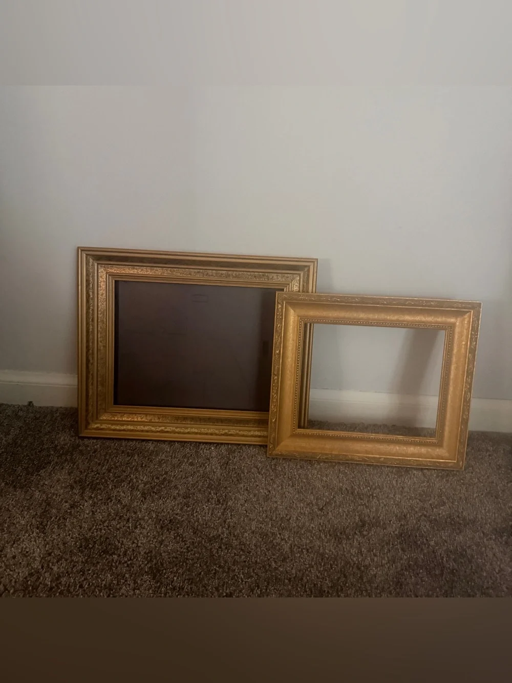 Gold picture frames lot of 2